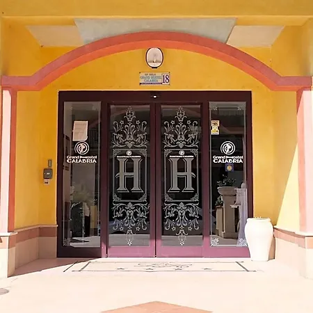 Grand Calabria Hostel